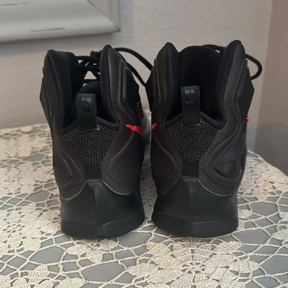 Lebron James NIKE ON COURT XIII size 11 shoes men’s - Picture 4 of 7